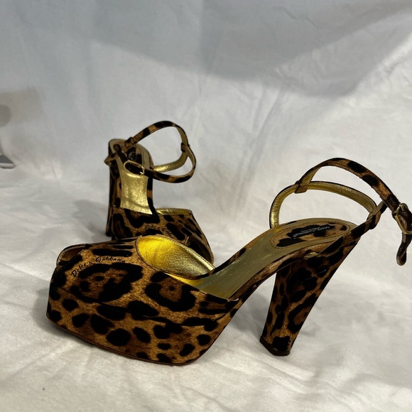 Dolce&Gabanna Leopard Print Woman’s Heels. Size: 7W - Picture 3 of 11